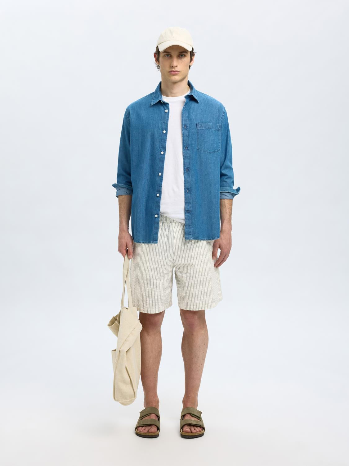 model_shot-front_full